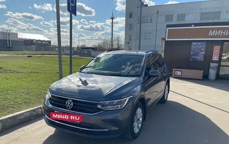 Volkswagen Tiguan II, 2021 год, 3 450 000 рублей, 4 фотография