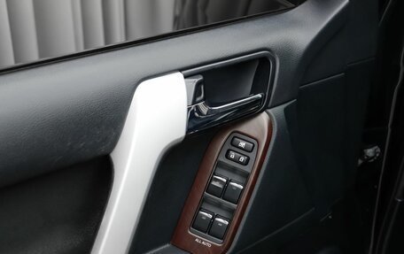 Toyota Land Cruiser Prado 150 рестайлинг 2, 2015 год, 2 849 000 рублей, 16 фотография