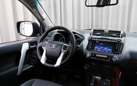 Toyota Land Cruiser Prado 150 рестайлинг 2, 2015 год, 2 849 000 рублей, 7 фотография
