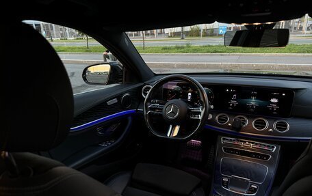 Mercedes-Benz E-Класс, 2021 год, 3 900 000 рублей, 4 фотография