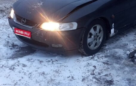 Opel Vectra B рестайлинг, 2001 год, 210 000 рублей, 1 фотография