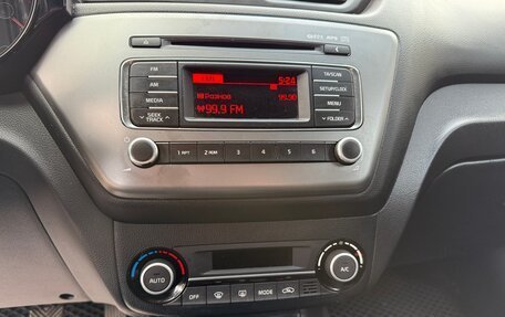 KIA Rio III рестайлинг, 2016 год, 1 300 000 рублей, 29 фотография