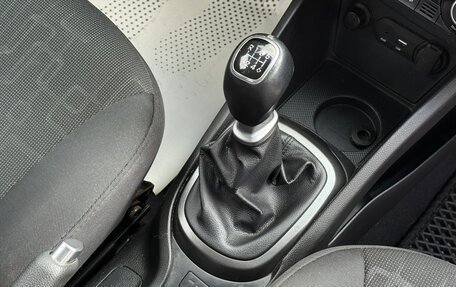 KIA Rio III рестайлинг, 2016 год, 1 300 000 рублей, 21 фотография