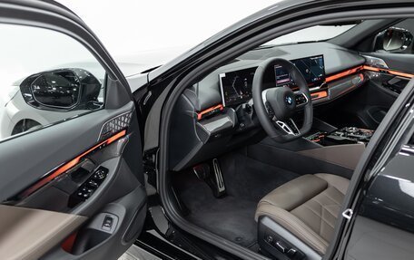 BMW 5 серия, 2025 год, 10 690 000 рублей, 7 фотография