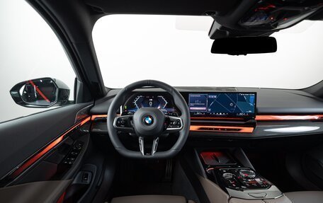 BMW 5 серия, 2025 год, 10 690 000 рублей, 13 фотография