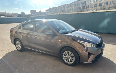 KIA Rio IV, 2021 год, 1 850 000 рублей, 3 фотография