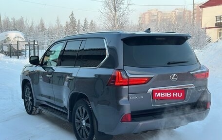 Lexus LX III, 2017 год, 7 450 000 рублей, 3 фотография
