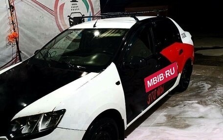 Renault Logan II, 2015 год, 350 000 рублей, 4 фотография