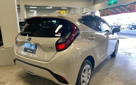 Toyota Aqua, 2022 год, 1 100 000 рублей, 3 фотография