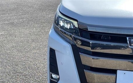 Toyota Noah III, 2020 год, 2 150 000 рублей, 2 фотография