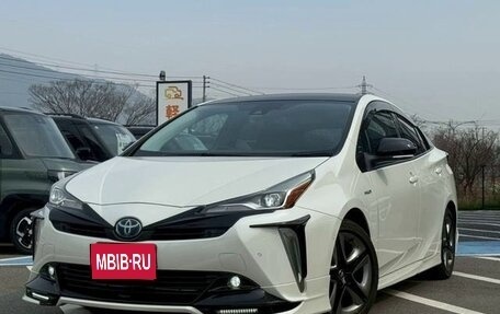 Toyota Prius IV XW50, 2022 год, 1 560 000 рублей, 1 фотография