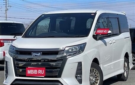 Toyota Noah III, 2020 год, 2 150 000 рублей, 5 фотография