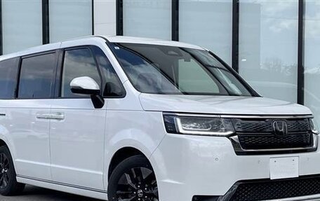 Honda Stepwgn, 2022 год, 2 270 000 рублей, 1 фотография