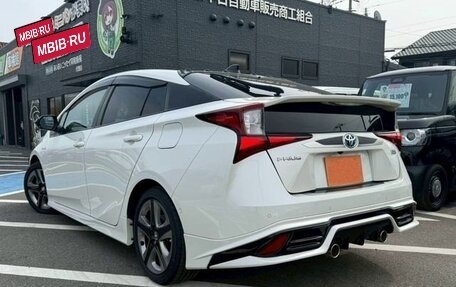 Toyota Prius IV XW50, 2022 год, 1 560 000 рублей, 3 фотография