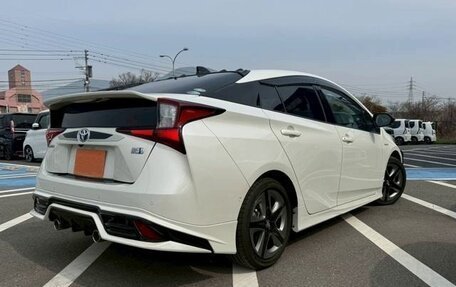 Toyota Prius IV XW50, 2022 год, 1 560 000 рублей, 6 фотография