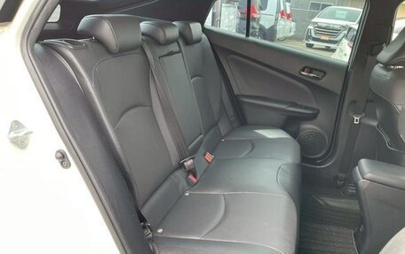 Toyota Prius IV XW50, 2022 год, 1 560 000 рублей, 13 фотография