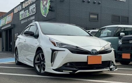 Toyota Prius IV XW50, 2022 год, 1 560 000 рублей, 7 фотография