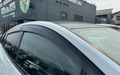 Toyota Prius IV XW50, 2022 год, 1 560 000 рублей, 16 фотография