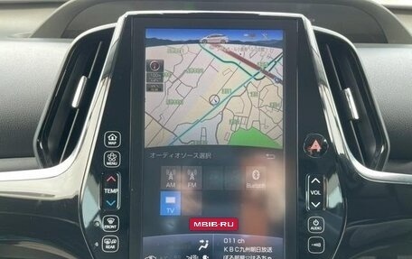 Toyota Prius IV XW50, 2022 год, 1 560 000 рублей, 19 фотография