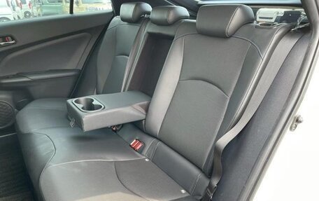 Toyota Prius IV XW50, 2022 год, 1 560 000 рублей, 24 фотография