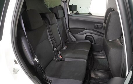 Mitsubishi Outlander III рестайлинг 3, 2011 год, 1 014 000 рублей, 7 фотография