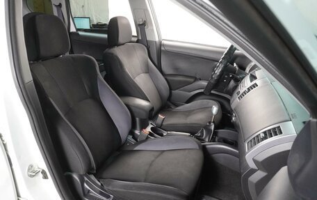 Mitsubishi Outlander III рестайлинг 3, 2011 год, 1 014 000 рублей, 8 фотография