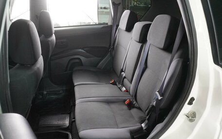 Mitsubishi Outlander III рестайлинг 3, 2011 год, 1 014 000 рублей, 9 фотография