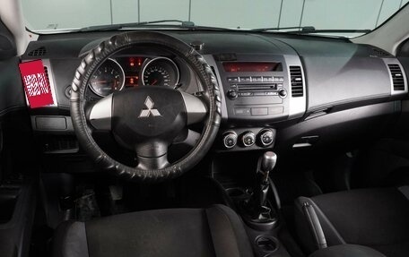 Mitsubishi Outlander III рестайлинг 3, 2011 год, 1 014 000 рублей, 6 фотография