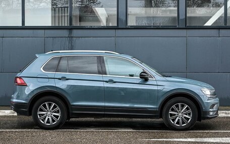 Volkswagen Tiguan II, 2019 год, 2 399 000 рублей, 4 фотография