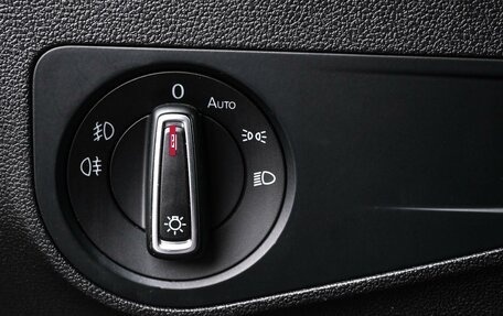 Volkswagen Tiguan II, 2019 год, 2 399 000 рублей, 19 фотография