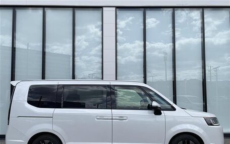 Honda Stepwgn, 2022 год, 2 270 000 рублей, 4 фотография