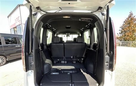 Honda Stepwgn, 2022 год, 2 270 000 рублей, 13 фотография