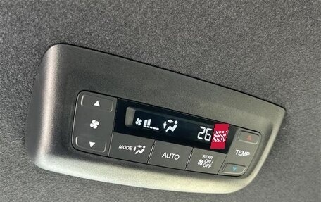 Honda Stepwgn, 2022 год, 2 270 000 рублей, 17 фотография