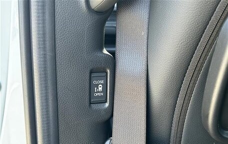 Honda Stepwgn, 2022 год, 2 270 000 рублей, 19 фотография