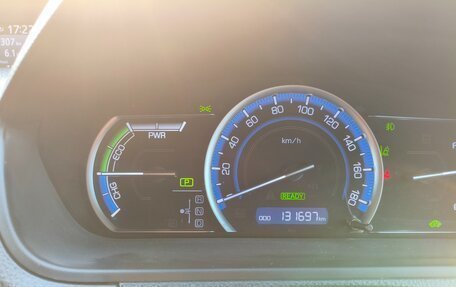 Toyota Voxy III, 2017 год, 2 000 000 рублей, 7 фотография