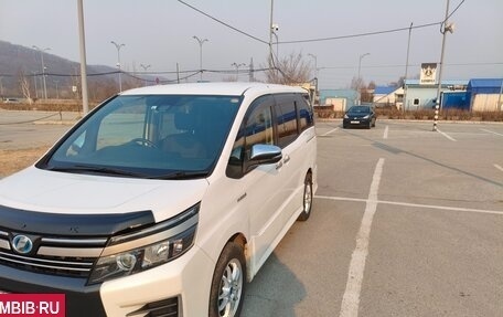 Toyota Voxy III, 2017 год, 2 000 000 рублей, 3 фотография