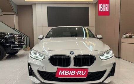 BMW 1 серия, 2023 год, 1 790 000 рублей, 2 фотография