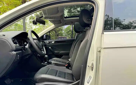 Volkswagen T-Roc I, 2022 год, 1 720 008 рублей, 12 фотография