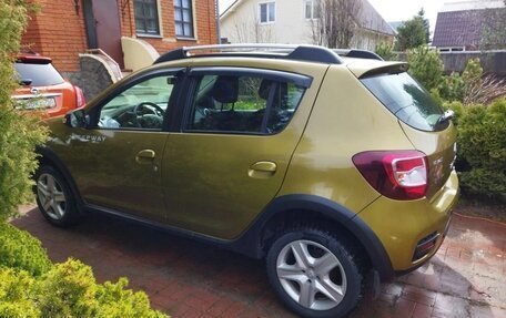 Renault Sandero II рестайлинг, 2017 год, 900 000 рублей, 5 фотография