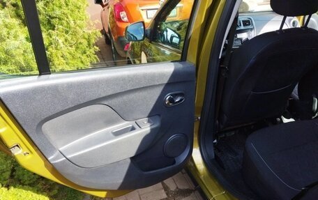 Renault Sandero II рестайлинг, 2017 год, 900 000 рублей, 14 фотография