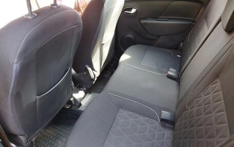 Renault Sandero II рестайлинг, 2017 год, 900 000 рублей, 19 фотография