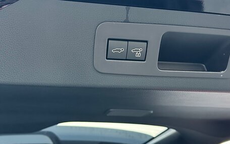 Toyota Land Cruiser, 2023 год, 12 000 000 рублей, 8 фотография