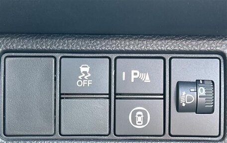 Honda Vezel, 2022 год, 1 865 000 рублей, 12 фотография