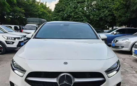 Mercedes-Benz A-Класс, 2022 год, 1 695 000 рублей, 3 фотография