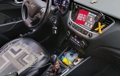 Hyundai Solaris II рестайлинг, 2017 год, 1 300 000 рублей, 6 фотография