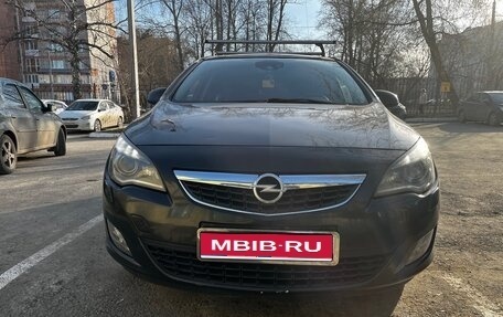 Opel Astra J, 2010 год, 470 000 рублей, 1 фотография