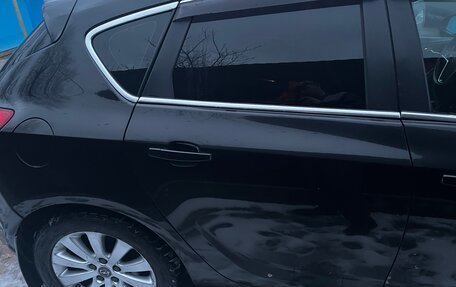 Opel Astra J, 2010 год, 470 000 рублей, 24 фотография