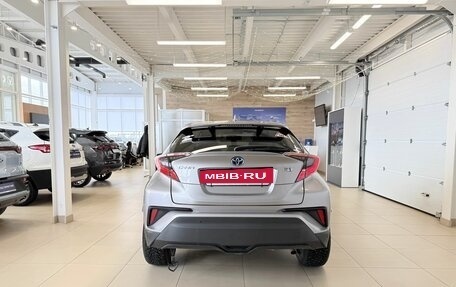 Toyota C-HR I рестайлинг, 2017 год, 1 999 000 рублей, 5 фотография