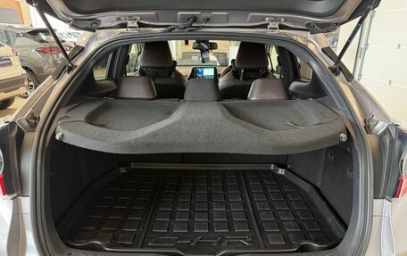 Toyota C-HR I рестайлинг, 2017 год, 1 999 000 рублей, 19 фотография