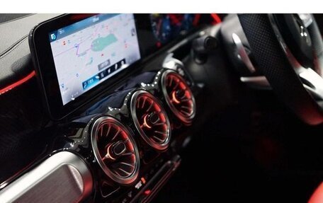 Mercedes-Benz GLB, 2021 год, 2 057 000 рублей, 12 фотография